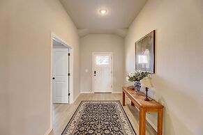 Bastrop Home w/ Yard, 28 Mi to Austin!