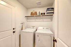 Bastrop Home w/ Yard, 28 Mi to Austin!