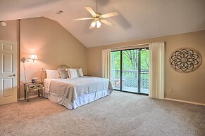 Beaver Lake Retreat w/ Deck & Private Hot Tub