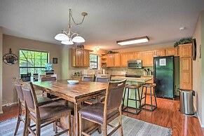 Beaver Lake Retreat w/ Deck & Private Hot Tub