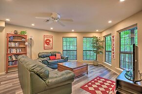 Beaver Lake Retreat w/ Deck & Private Hot Tub