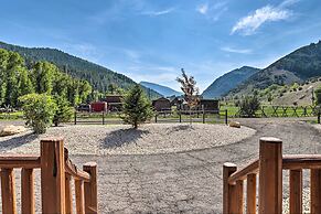 Beautiful Oakley Cabin w/ Private Hot Tub & Views!