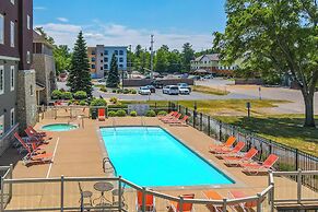 Beachfront Traverse City Resort Condo w/ Pool