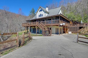 Beautiful Bryson City Home w/ Hot Tub & Mtn Views!