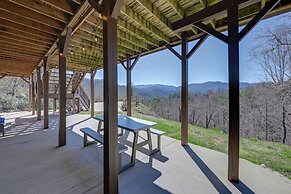Beautiful Bryson City Home w/ Hot Tub & Mtn Views!