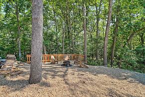 Beautiful Bull Shoals Retreat w/ Lake View!