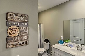 Beautiful Bull Shoals Retreat w/ Lake View!