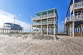 Beachfront Freeport Retreat: 16 Mi to Downtown!