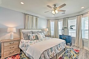 Beachfront Freeport Retreat: 16 Mi to Downtown!