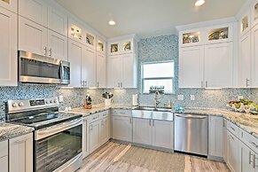 Beachfront Freeport Retreat: 16 Mi to Downtown!