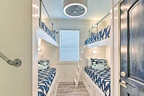 Beachfront Freeport Retreat: 16 Mi to Downtown!