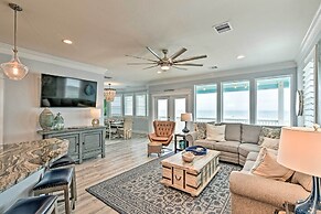 Beachfront Freeport Retreat: 16 Mi to Downtown!