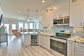 Beachfront Freeport Retreat: 16 Mi to Downtown!