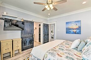 Beachfront Freeport Retreat: 16 Mi to Downtown!