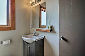 Burkesville Apt w/ Deck, Views & Pool Access!