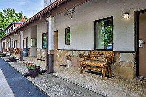 Burkesville Apt w/ Deck, Views & Pool Access!