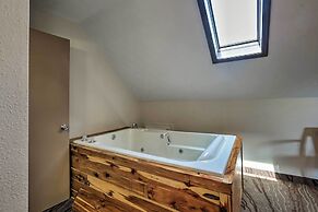 Burkesville Apt w/ Deck, Views & Pool Access!