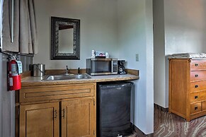 Burkesville Apt w/ Deck, Views & Pool Access!