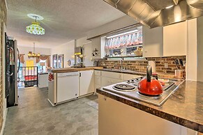 Bright Springfield Home: Walk to Nature Center!