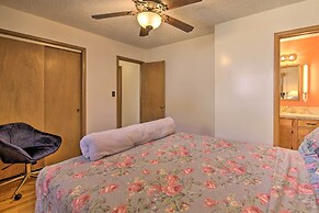 Bright Springfield Home: Walk to Nature Center!