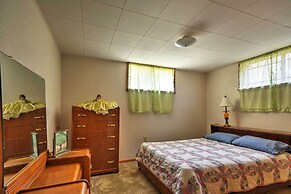 Bright Springer House w/ Hammock & Orchard Views!