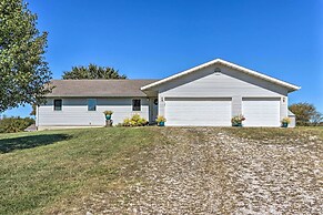 Missouri Getaway w/ Pasture Views & Patio!