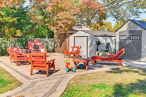 Central Elmont Studio w/ Great Outdoor Space!