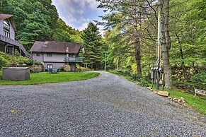 Chalet Retreat: Cozy Cabin w/ On-site Creek!