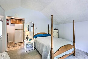 Chalet Retreat: Cozy Cabin w/ On-site Creek!