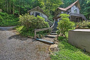 Chalet Retreat: Cozy Cabin w/ On-site Creek!