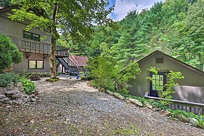 Chalet Retreat: Cozy Cabin w/ On-site Creek!