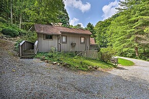 Chalet Retreat: Cozy Cabin w/ On-site Creek!