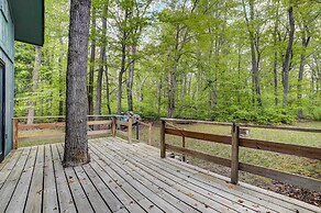 Pet-friendly Gem: Hike, Fish & Golf in Gaylord