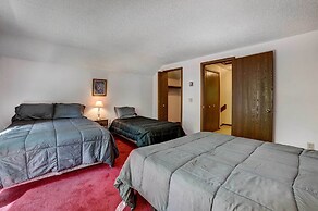 Pet-friendly Gem: Hike, Fish & Golf in Gaylord