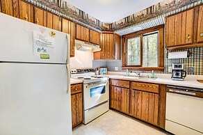 Pet-friendly Gem: Hike, Fish & Golf in Gaylord