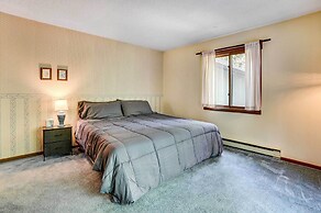 Pet-friendly Gem: Hike, Fish & Golf in Gaylord