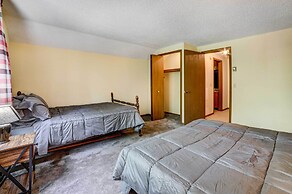 Pet-friendly Gem: Hike, Fish & Golf in Gaylord