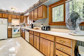 Pet-friendly Gem: Hike, Fish & Golf in Gaylord