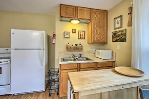 Charming Rusk Guest Cabin w/ Shared Yard