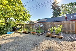 Charming Eugene Vacation Home: 1 Mi to Dtwn!