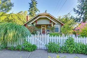 Charming Eugene Vacation Home: 1 Mi to Dtwn!