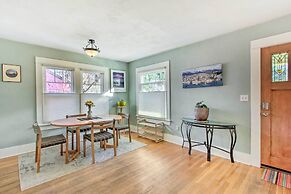 Charming Eugene Vacation Home: 1 Mi to Dtwn!