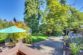 Charming Eugene Vacation Home: 1 Mi to Dtwn!