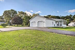 Charming Lewisburg Home w/ Hot Tub & Games!