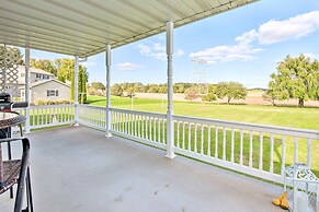 Charming Lewisburg Home w/ Hot Tub & Games!