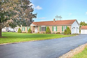 Charming Lewisburg Home w/ Hot Tub & Games!