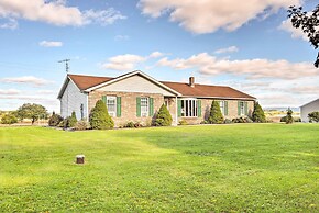 Charming Lewisburg Home w/ Hot Tub & Games!