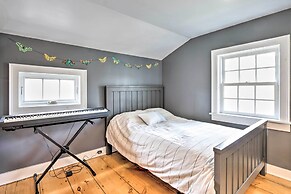 Charming Sharon Dwelling w/ Deck & Fire Pit!