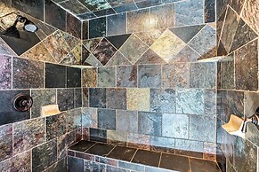 Clifton Retreat w/ Breathtaking Mt Backdrop!