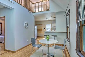 < 3 Mi to Dtwn: Cleveland Apt w/ Deck & Wet Bar